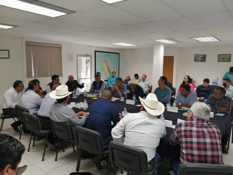 Exigen usuarios del Distrito 025, conocer volúmenes para el ciclo 2022-2023