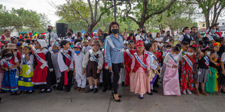Autoridades municipales y educativas conmemoran el LXXVII Aniversario del Día de las Naciones Unidas