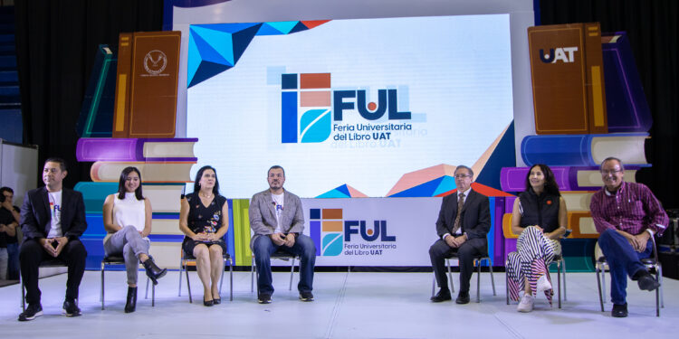 Comienza en la UAT una nueva tradición: la Feria Universitaria del  Libro  