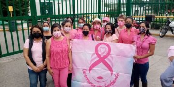 Pacientes con cáncer de mama protestan por falta de medicamentos en Madero