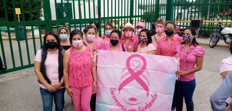 Pacientes con cáncer de mama protestan por falta de medicamentos en Madero