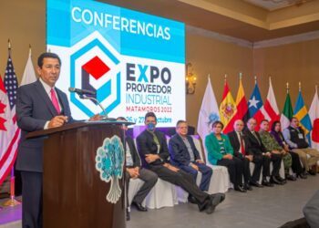 Inaugura Alcalde Mario López Expo Proveedor Industrial Index Matamoros 2022
