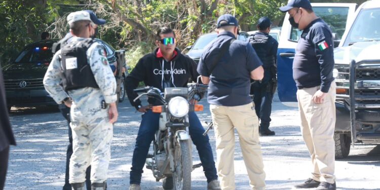 Revisan documentación de motos y respeto a normas de seguridad vial