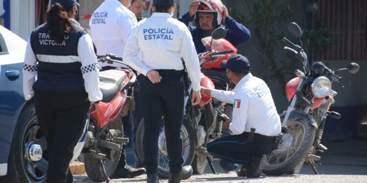 Revisan documentación de motos y respeto a normas de seguridad vial