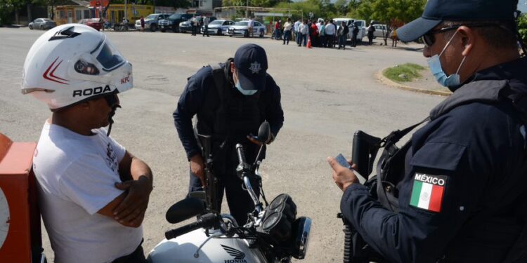 Revisan documentación de motos y respeto a normas de seguridad vial