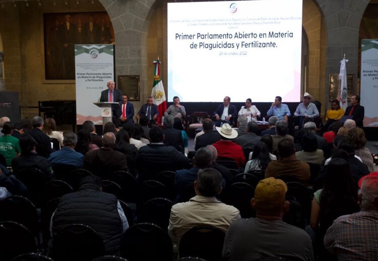 Sustitución del glifosato será gradual; caería producción agrícola 30 a 40% en 64 cultivos: SADER