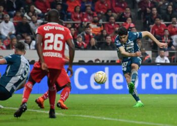 Pachuca golea 5-1 a Toluca en “La Bombonera” y está a un paso del título