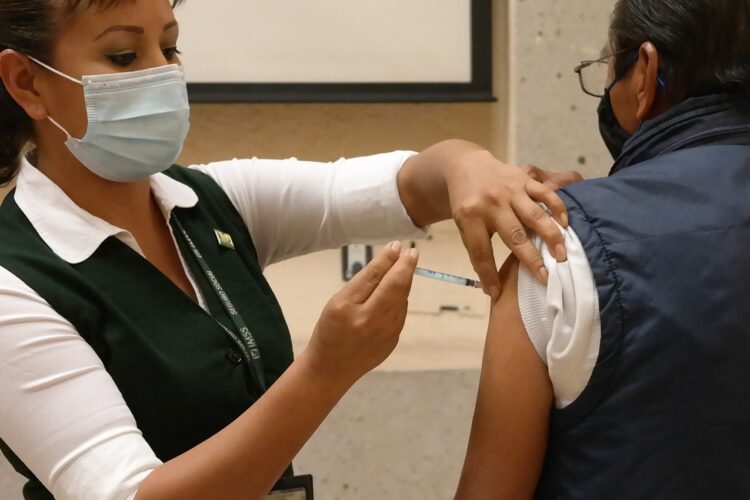 Vacunarán a un millón de tamaulipecos contra la influenza este periodo invernal