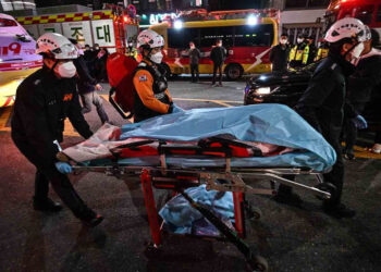 Suman 120 muertos y 100 heridos tras estampida de Halloween en Seúl