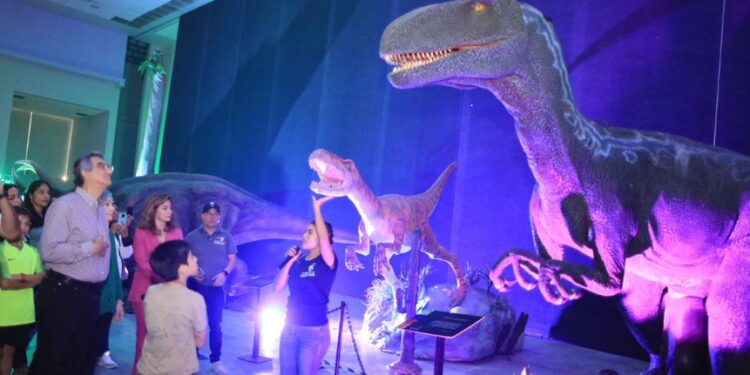 Inaugura gobernador  el museo itinerante “Tierra de Dinosaurios” en Cd. Victoria