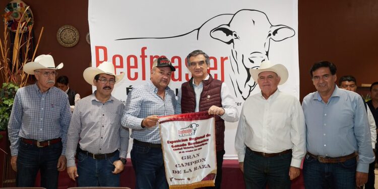 Comprometen ganaderos y Américo Villarreal recuperar el estatus sanitario de Tamaulipas