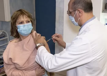 Estudios científicos recomiendan mantener medidas de prevención por Covid-19