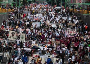 Marcha del 2 de Octubre convoca a 4 mil en CDMX; concluye con saldo blanco