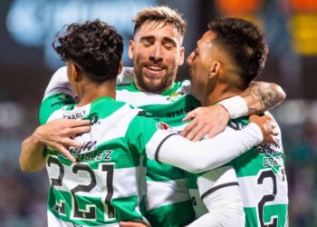 Triunfo de Santos golea 3-0 a Mazatlán en el estadio Corona