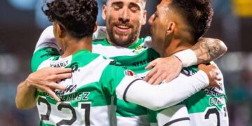 Triunfo de Santos golea 3-0 a Mazatlán en el estadio Corona