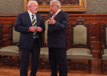 López Obrador festeja triunfo de Lula en elección presidencial de Brasil