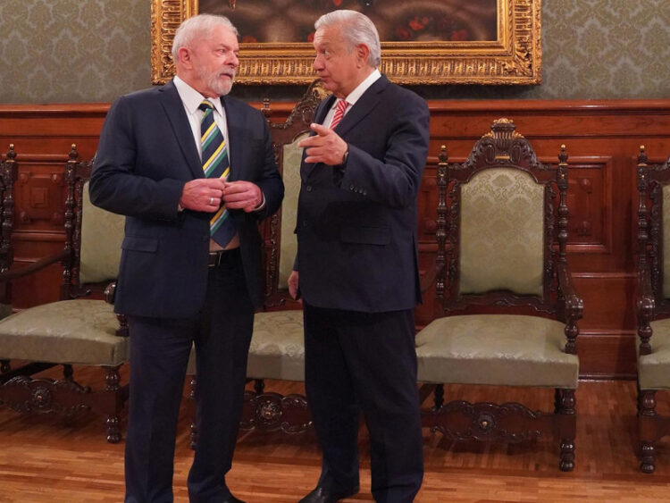 López Obrador festeja triunfo de Lula en elección presidencial de Brasil