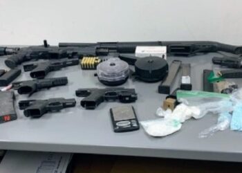 Detienen en EU a traficantes con 330 mil pastillas de fentanilo