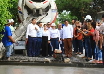 Pavimentan calles del fraccionamiento “Sierra Madre Sur” de Cd. Victoria