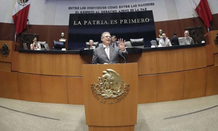 Expone titular de SRE ante pleno del Senado estado de la política exterior mexicana