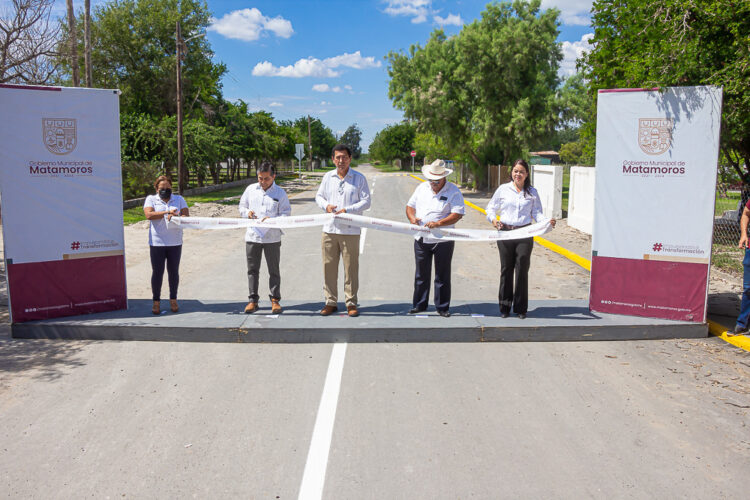 Entregan obra de pavimentación en Ejido La Gloria, de Matamoros