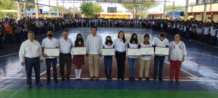 Activa alcalde Mario López programa “nadie atrás, nadie fuera” en CBTIS 135