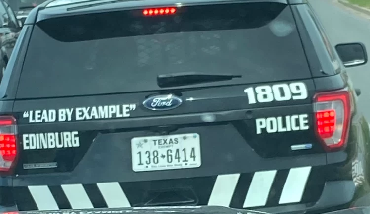 Muere tras ser baleado por la policía en Edinburg