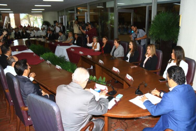 En sesión solemne Cabildo y sociedad conmemoran 272 aniversario de Cd. Victoria