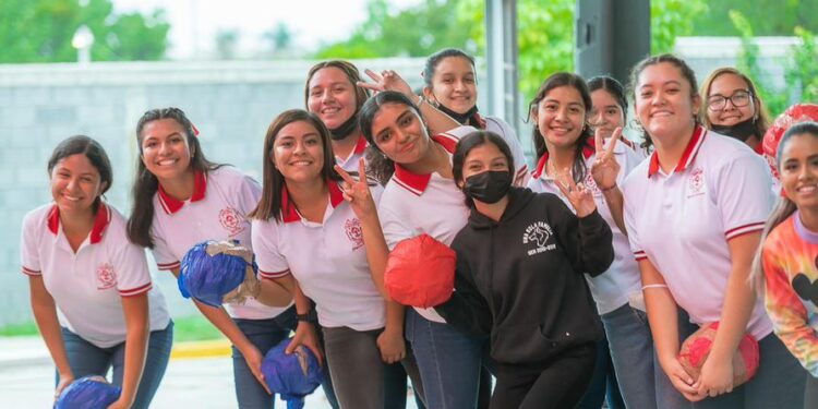 Festejan 45 aniversario de la Normal Federal de Educadoras “Estefanía Castañeda”