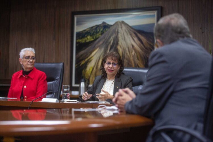 Recibe Ofelia Flores el Premio Nacional de Sanidad Animal 2022 de la SADER