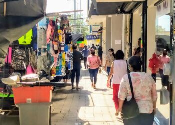 Piden vendedores ambulantes ser incluidos en programas de apoyo