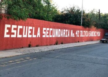 Detienen a menor con arma en secundaria