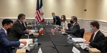 México y EU sostienen diálogo de alto nivel para reducir tráfico de armas