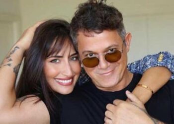 Alejandro Sanz muy enamorado junto a su novia 21 años más joven