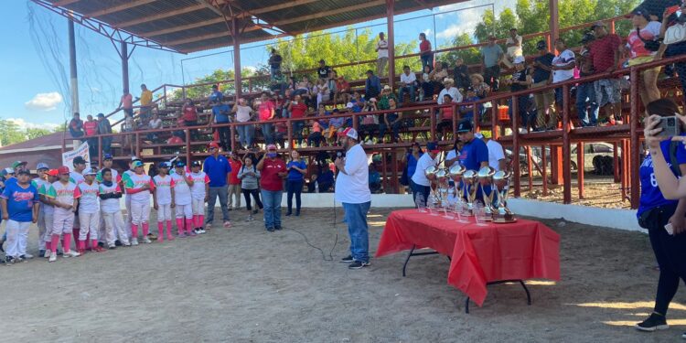 Celebra en grande Academia Cardenales