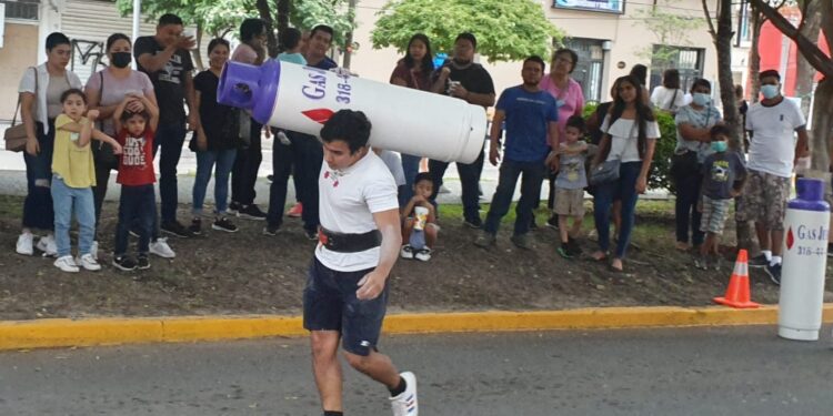 Raúl Flores, el Hombre Más Fuerte de Victoria