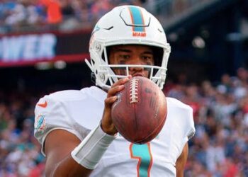 Tagovailoa vuelve a entrenamientos de Miami luego de sufrir dos conmociones