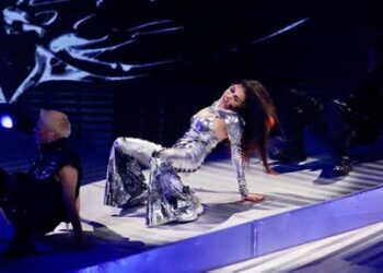 Batalla Danna Paola con su XT4S1S Tour en el Auditorio