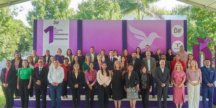 Se reúne María de Villarreal con Presidentas y directores de 43 DIF municipales