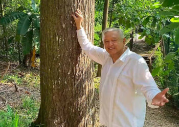 López Obrador celebra su cumpleaños número 69 en Chiapas