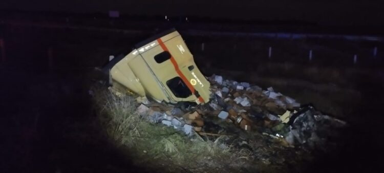 Se mata chofer de tráiler en accidente carretero