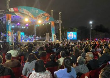 Con emotiva actuación de Jorge “Coque” Muñiz concluye Festival Internacional de Otoño