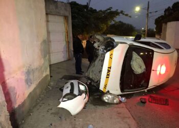 Taxista vuelva y abandona su unidad