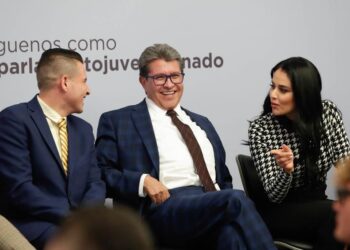 Las nuevas generaciones deben involucrarse ya al quehacer público: Ricardo Monreal