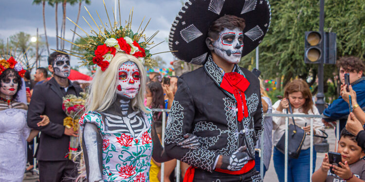 Vive Matamoros con fervor fiesta tradicional mexicana “La Huesuda 2022” 