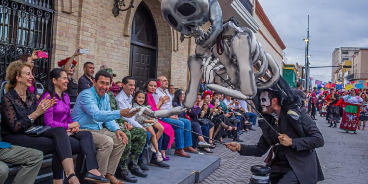 Vive Matamoros con fervor fiesta tradicional mexicana “La Huesuda 2022” 