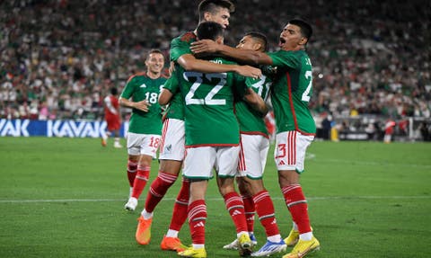 Seleccion Mexicana viaja rumbo a Qatar para disputar el Mundial
