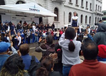 Más de 15 mil disfrutan el desfile de 20 de noviembre en Tampico