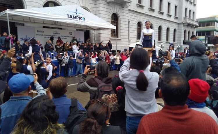 Más de 15 mil disfrutan el desfile de 20 de noviembre en Tampico