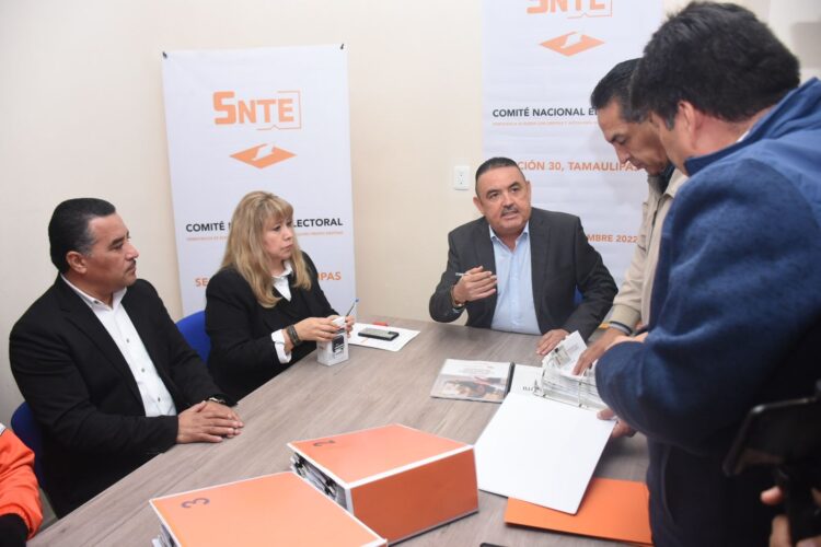 Se registra Abelardo Ibarra como aspirante a dirigencia de la Sección 30 del SNTE